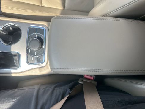 Used 2016 Jeep Grand Cherokee Limited image 28