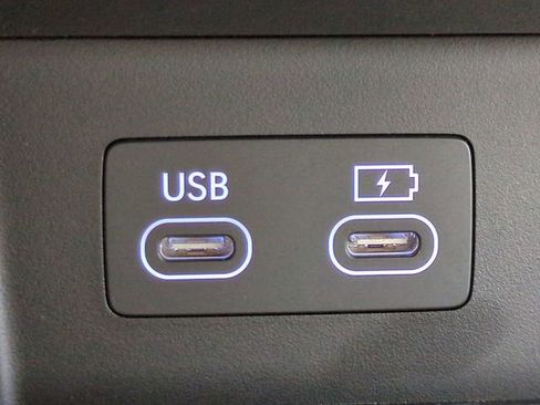 Certified 2025 Genesis GV80 2.5T Select image 21