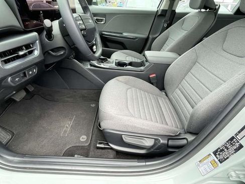 Used 2025 Kia K4 EX FWD image 13