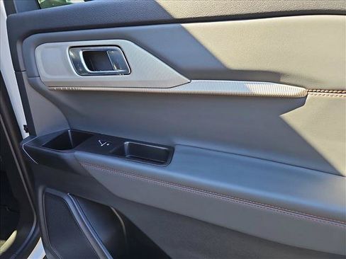 New 2026 Ford Explorer Active RWD image 17