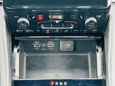 Used 2023 Jeep Grand Cherokee Altitude image 22