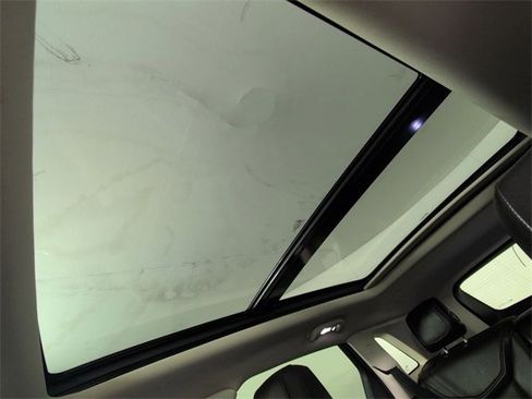 Used 2018 Cadillac XT5 Luxury w/ Driver Awareness Package image 13