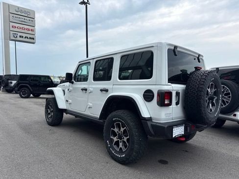 Used 2023 Jeep Wrangler Unlimited Rubicon w/ Cold Weather Group AWD/4WD image 6