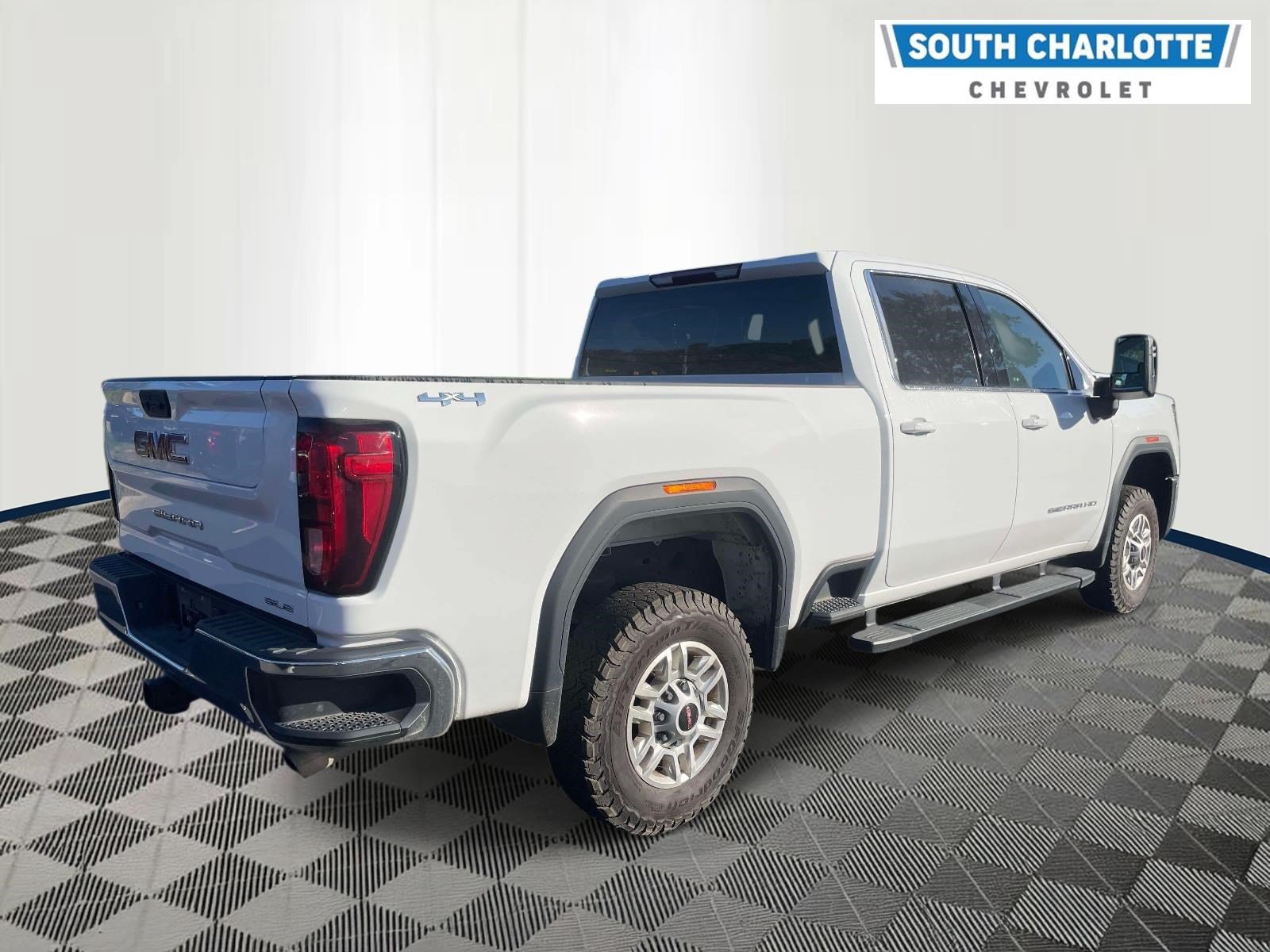 Used 2024 GMC Sierra 2500 SLE w/ SLE Value Package; AWD/4WD image 4