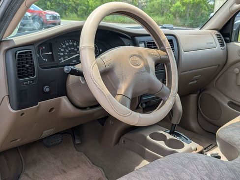 Used 2004 Toyota Tacoma 2WD Regular Cab image 24