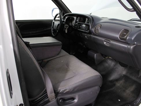 Used 2001 Dodge Ram 1500 Truck ST image 23