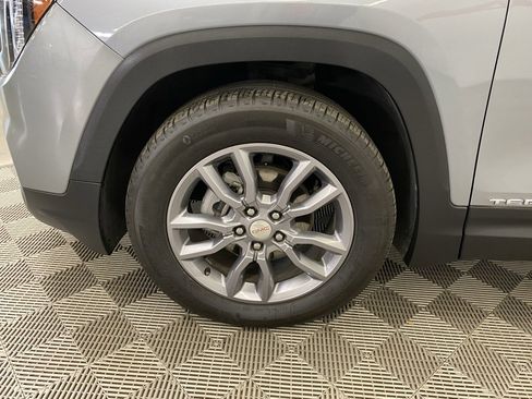 Used 2024 GMC Terrain SLT image 6