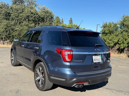 Used 2019 Ford Explorer Platinum AWD/4WD image 3