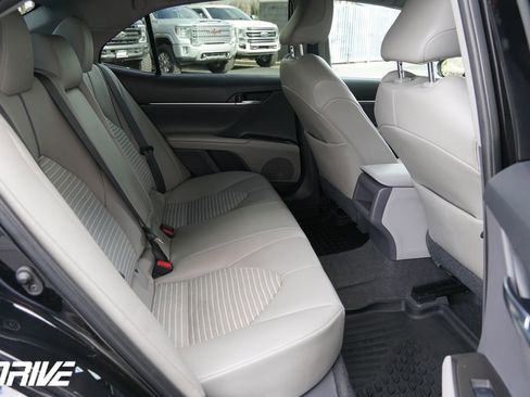 Used 2021 Toyota Camry SE image 35
