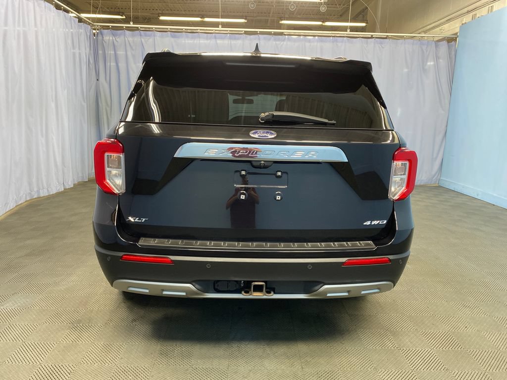 Used 2022 Ford Explorer XLT w/ Equipment Group 202A AWD/4WD image 5
