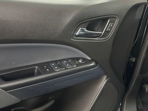 Used 2021 Chevrolet Colorado Z71 w/ Z71 Midnight Edition AWD/4WD image 9