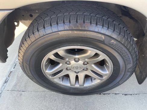 Used 2007 Toyota Sequoia SR5 RWD image 27