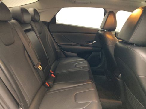 Used 2023 Hyundai Elantra Limited FWD image 19
