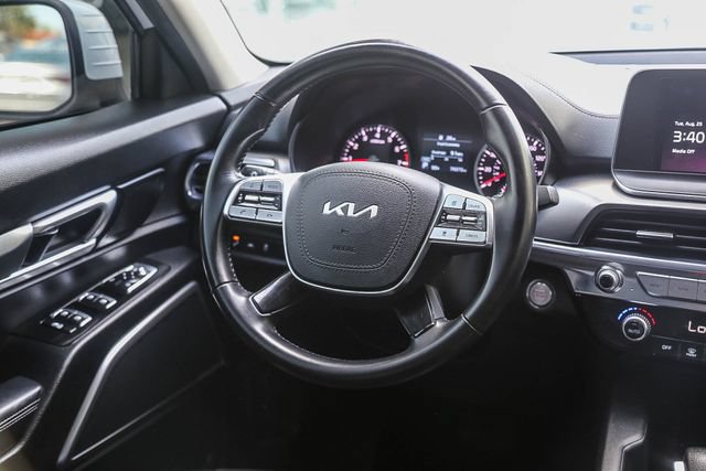Used 2022 Kia Telluride LX FWD image 17