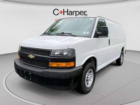 Certified 2021 Chevrolet Express 3500 w/ Driver Convenience Package RWD image 7