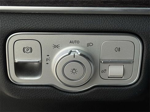 Used 2021 Mercedes-Benz GLS 450 4MATIC image 23