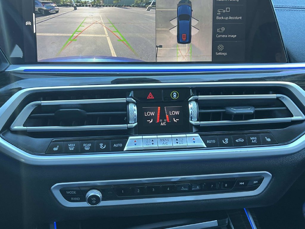 Used 2019 BMW X7 xDrive40i w/ Premium Package AWD/4WD image 39