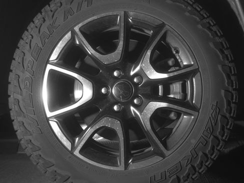 Used 2025 Jeep Compass Trailhawk AWD/4WD image 13