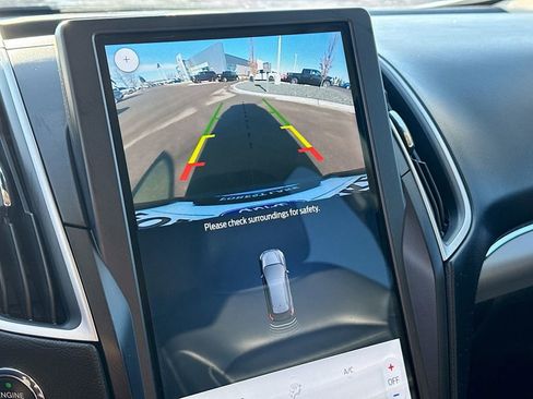 Certified 2022 Ford Edge SEL image 11