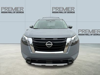New 2025 Nissan Pathfinder Platinum w/ Lighting Package (N92)