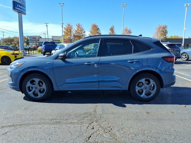 Used 2024 Ford Escape ST-Line w/ Tech Pack #1 AWD/4WD image 6