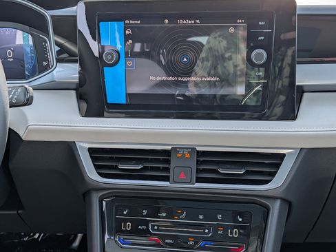 New 2026 Volkswagen Taos SEL AWD/4WD image 10