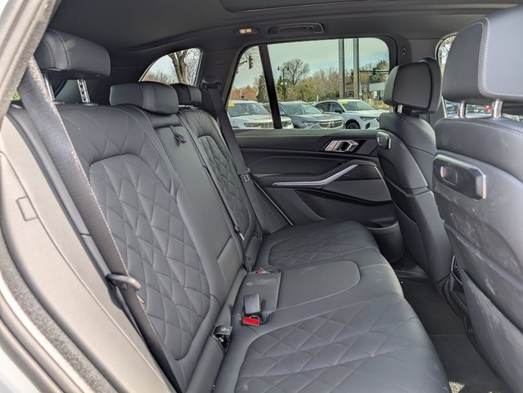 Used 2026 BMW X5 M60i AWD/4WD image 31