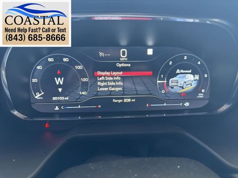 Used 2023 GMC Yukon AT4 w/ Technology Package AWD/4WD image 8