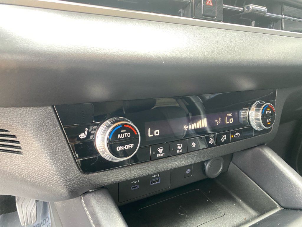 Used 2024 Mitsubishi Outlander SE Black Edition FWD image 16