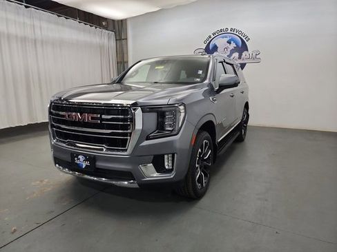 Used 2022 GMC Yukon SLT w/ SLT Premium Package image 14