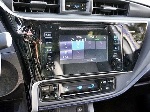 Used 2017 Toyota Corolla SE image 23