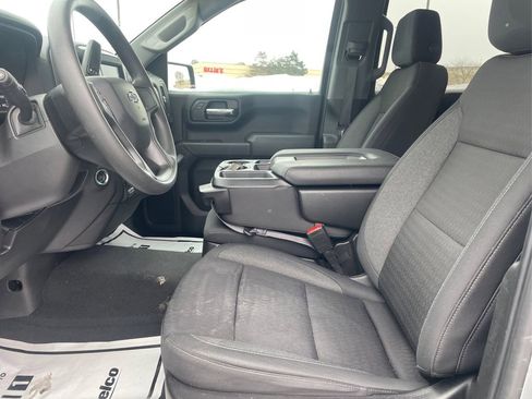 Used 2024 Chevrolet Silverado 1500 Custom Trail Boss w/ Dark Appearance Package image 9