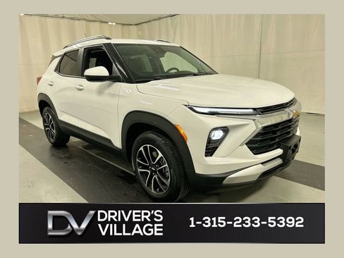 New 2026 Chevrolet TrailBlazer LT w/ LT Cold Weather Package AWD/4WD image 1