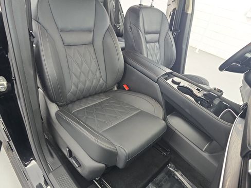 Certified 2023 Nissan Rogue Platinum w/ Platinum Premium Package AWD/4WD image 10