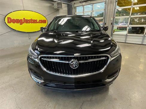 Used 2021 Buick Enclave Essence image 9