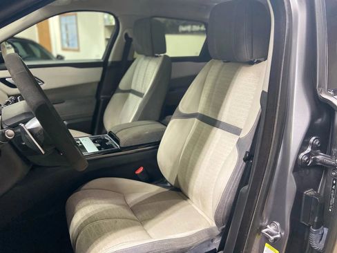 Used 2018 Land Rover Range Rover Velar S image 8