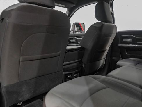 Used 2024 RAM 2500 Big Horn w/ Safety Group image 38