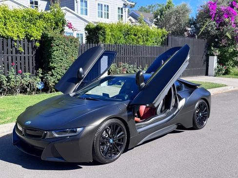 Used 2019 BMW i8 Coupe AWD/4WD image 1
