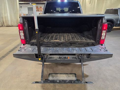 Used 2022 Ford F250 XLT w/ Black Appearance Package AWD/4WD image 8