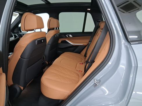 New 2026 BMW X5 sDrive40i w/ M Sport Package RWD image 13