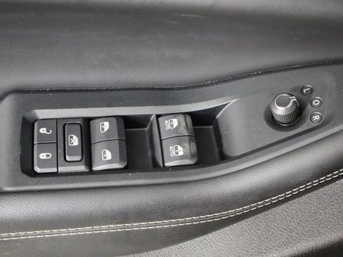 Used 2023 Jeep Grand Cherokee Limited RWD image 19