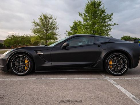 Used 2016 Chevrolet Corvette Z06 w/ 3LZ Preferred Equipment Group image 15