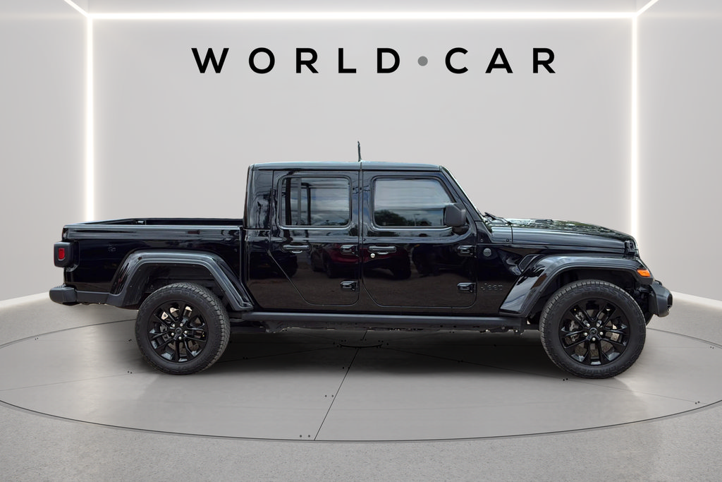 Used 2025 Jeep Gladiator Sport AWD/4WD image 3