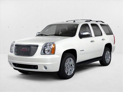 Used 2013 GMC Yukon Denali image 1