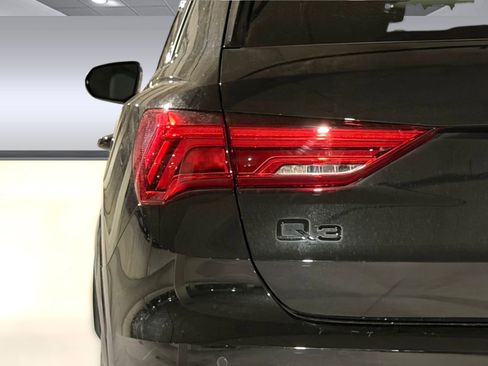 Used 2023 Audi Q3 2.0T Premium Plus w/ Premium Plus Package AWD/4WD image 13