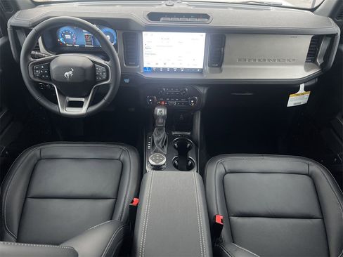 New 2026 Ford Bronco Outer Banks w/ Sasquatch Package image 2