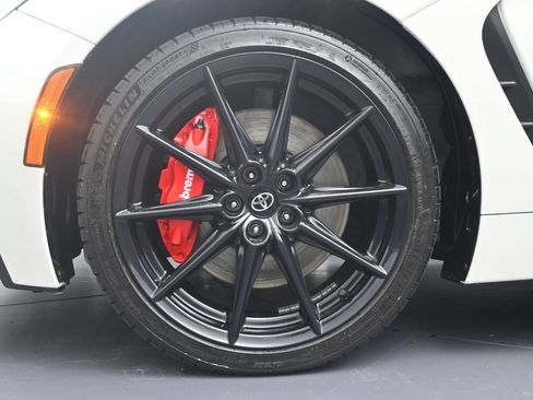 Used 2025 Toyota GR86 Premium w/ Performance Package RWD image 10