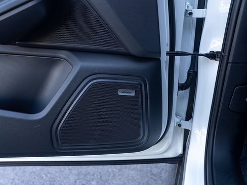 Certified 2026 Porsche Macan Turbo AWD/4WD image 20