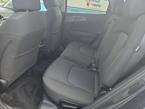Used 2025 Kia Sportage LX FWD image 22