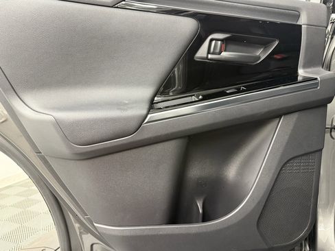 Used 2023 Toyota bZ4X Limited image 35